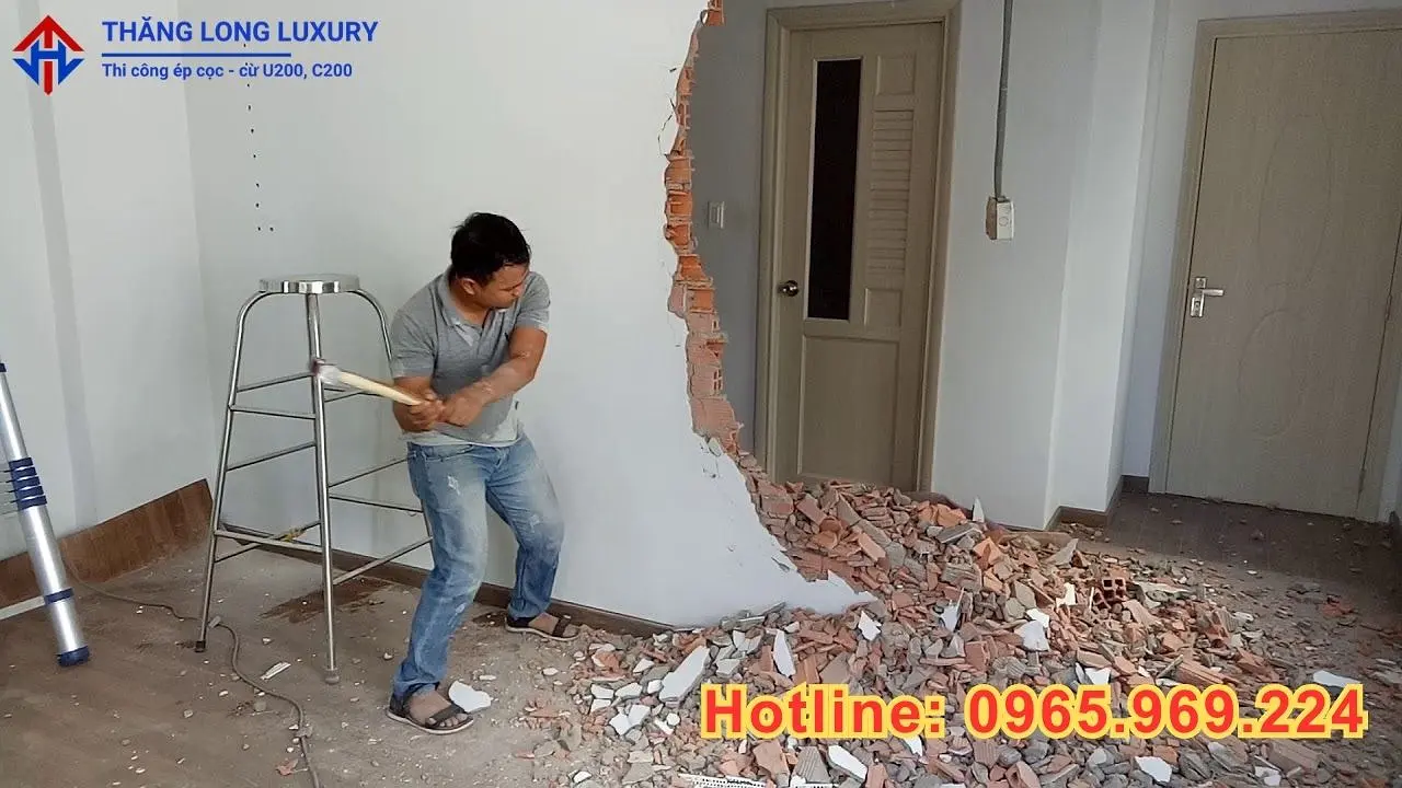 Phá tường nhà - Thương Long Luxury